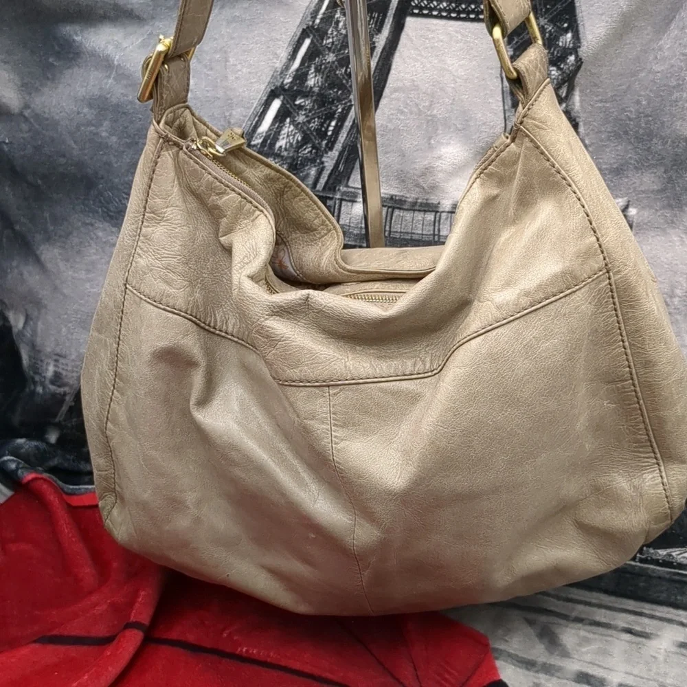 Hobo shoulder bag